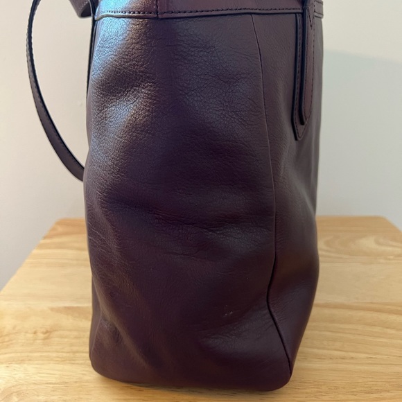 Fossil Sydney Tote in Rum Color - Picture 5 of 13